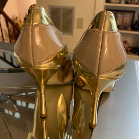 AUDREY BROOKE Gold and Tan pump Size 8 1/2 - Picture 2 of 10
